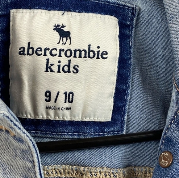 Abercrombie Kids Girls Denim Patched Jacket In Light Wash Size 9 / 10 - Picture 7 of 12